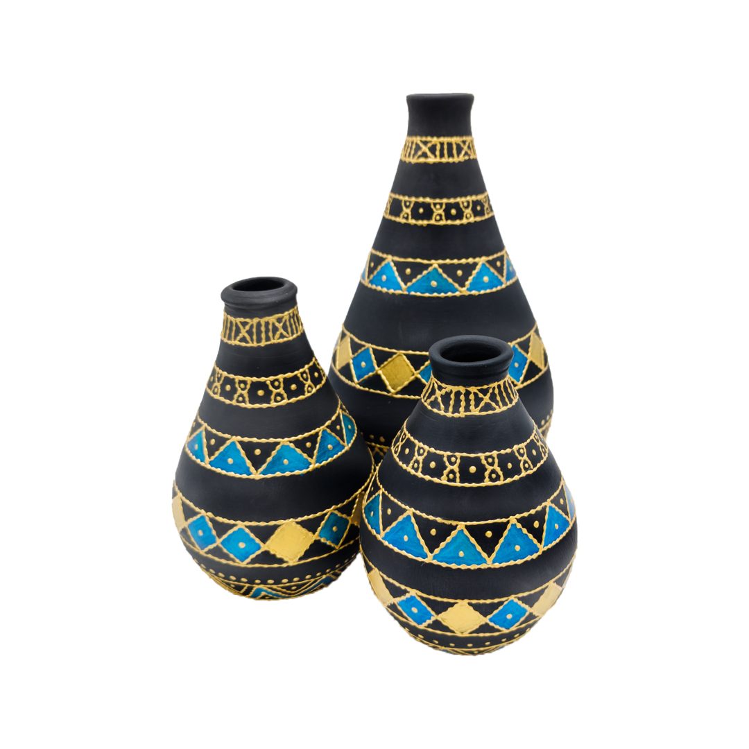 Trio de 3 petits vases en terre cuite – Image 2